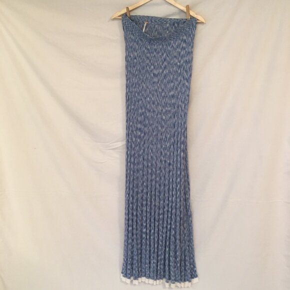 Free People Gold Coast Knit Maxi Skirt in Bottle Blue, size Medium - Picture 6 of 13